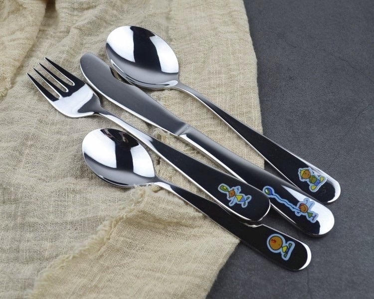 Set thìa dĩa 4 món Chockmen dành cho các bé CKM304