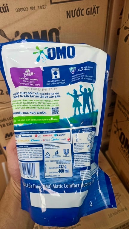 NƯỚC GIẶT OMO MACTIC HƯƠNG HOA OẢI HƯƠNG