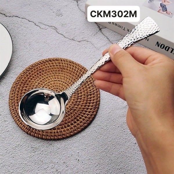 Muôi thủng và muôi canh cán khắc Chockmen 19cm