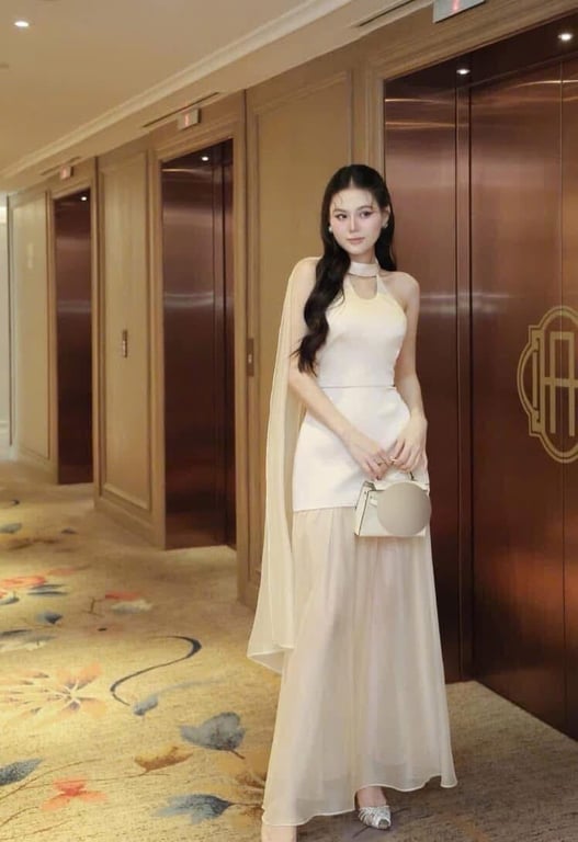 Đầm lụa phối tùng voan
