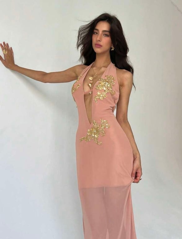 Đầm hồng kim sa hở cổ