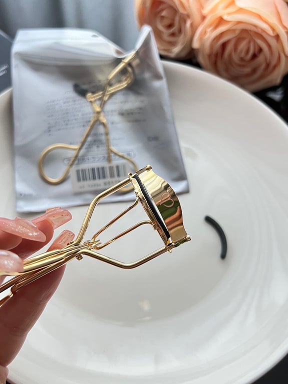 COMBO 2 KẸP MI CLE DE PEAU BEAUTE TẶNG KÈM MIẾNG ĐỆM MI