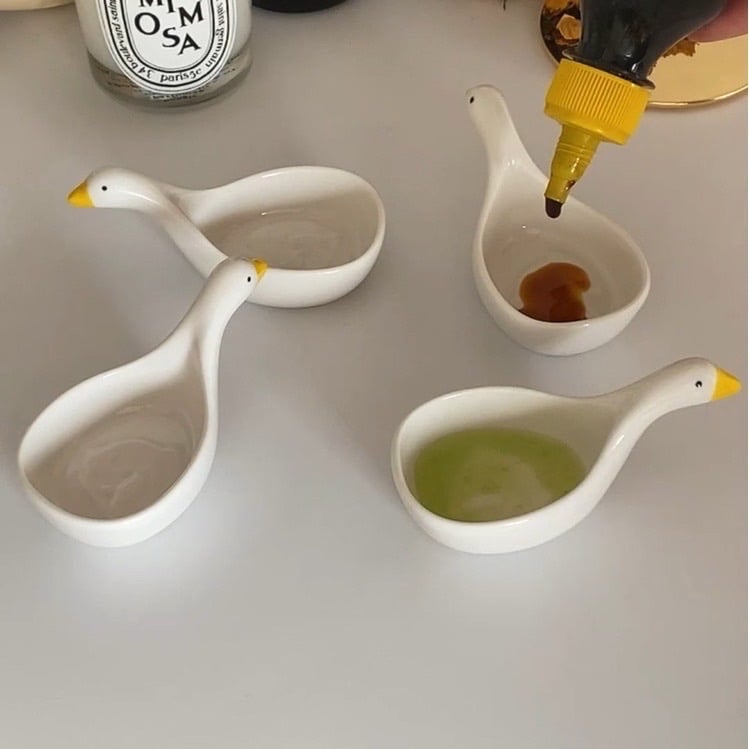 set 5 bát Bát Đựng Nước Chấm, Chén Đựng Gia Vị, Bát Ăn Dặm Hình Chú Vịt Bằng Gốm Sứ