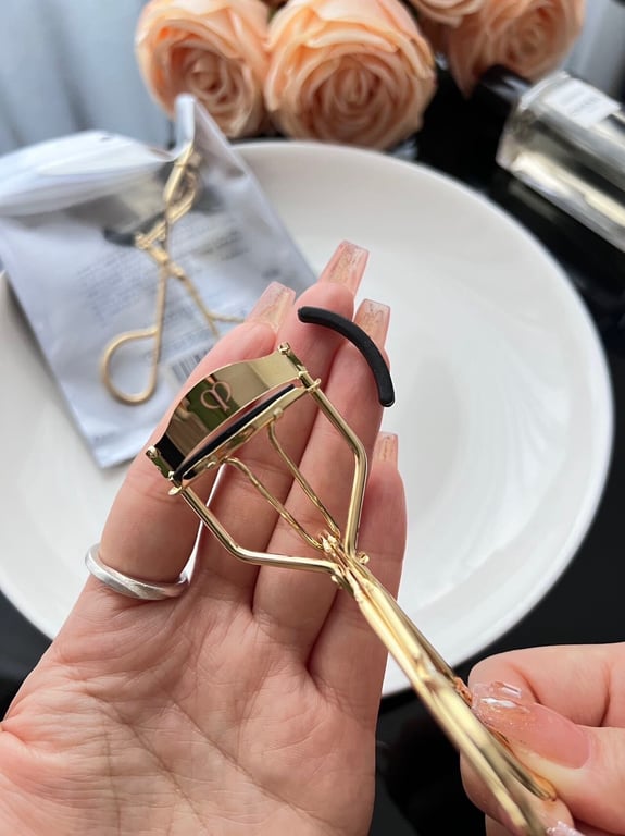 COMBO 2 KẸP MI CLE DE PEAU BEAUTE TẶNG KÈM MIẾNG ĐỆM MI