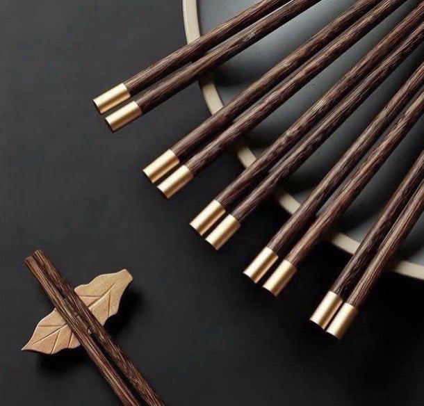 Hộp 10 đôi đũa gỗ cánh gà bọc đồng cao cấp