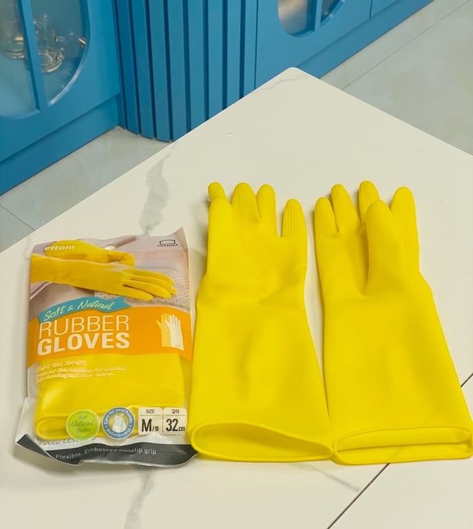 GĂNG TAY CAO SU TỰ NHIÊN Lock&Lock ETM803 - size M 32cm