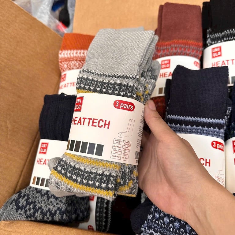 Tất Uni xuất dư set 3 đôi.