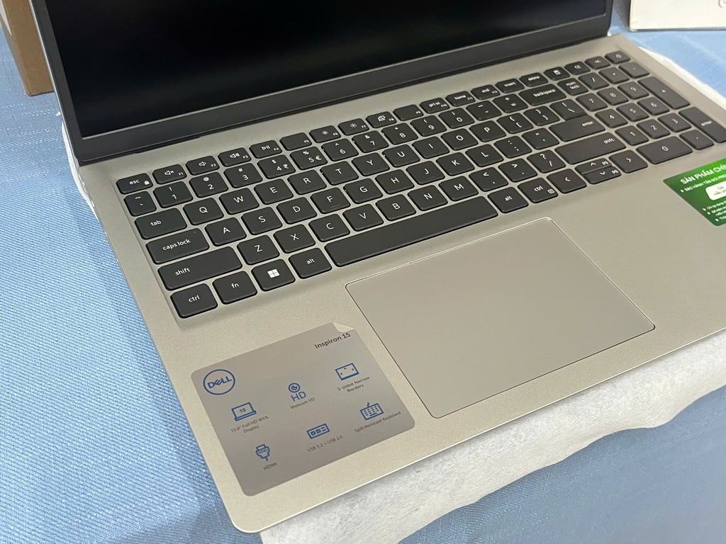 Laptop Dell 15 DC15250-i7U161W11SLU