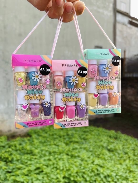 Set sơn móng tay cho bé gái