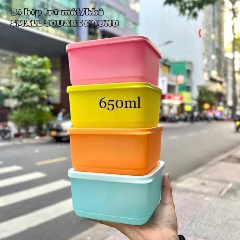 Bộ 4 hộp vuông Tupperware dung tích 650ml