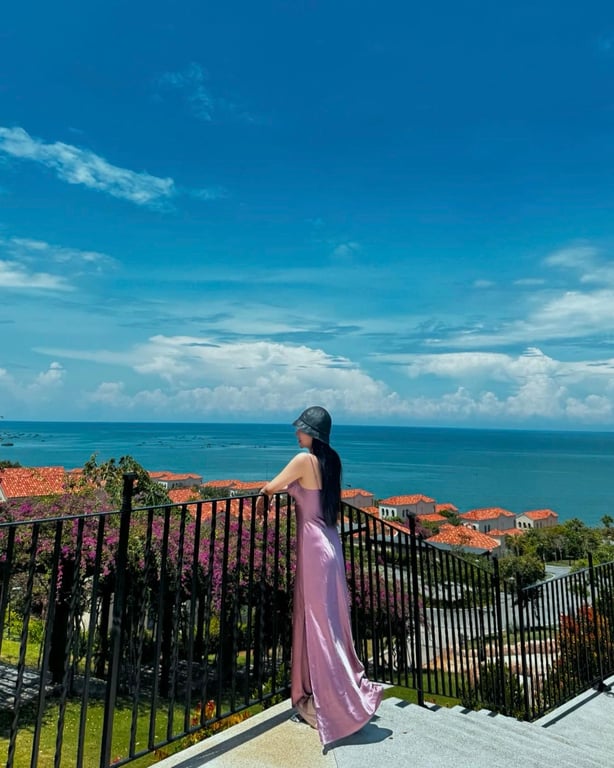 Đầm lụa tím