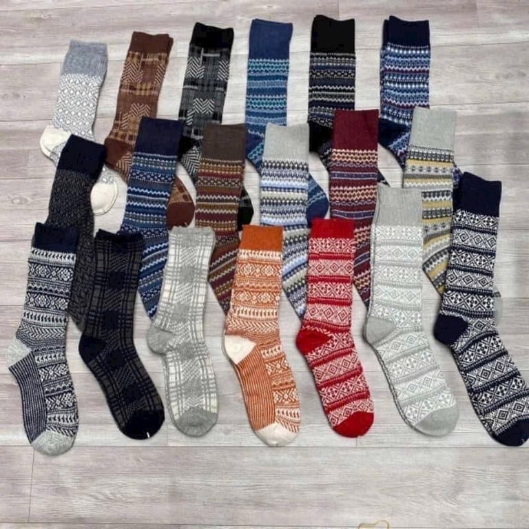 Tất Uni xuất dư set 3 đôi.