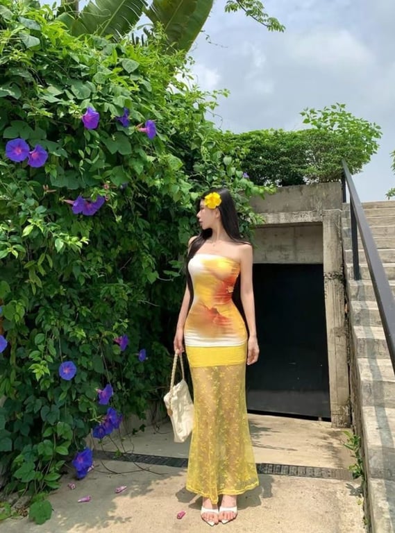 Set bikini áo quây kèm chân váy phối ren