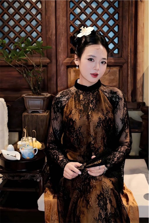 AD ren đen lót lụa vàng S/M