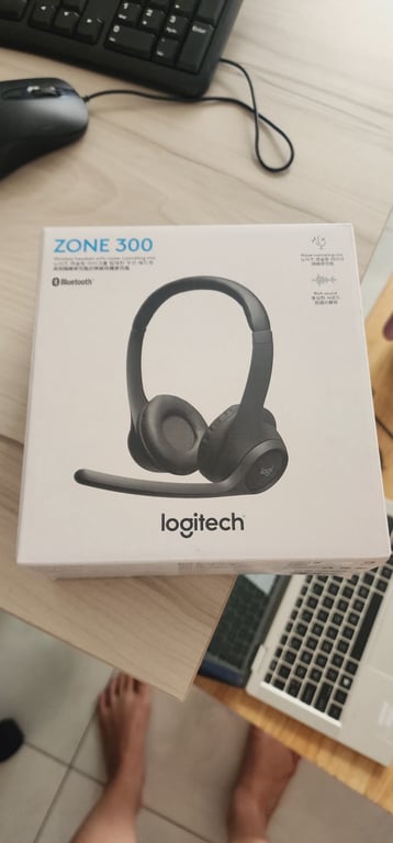 Tai Nghe Không dây Logitech Zone 300 Đen