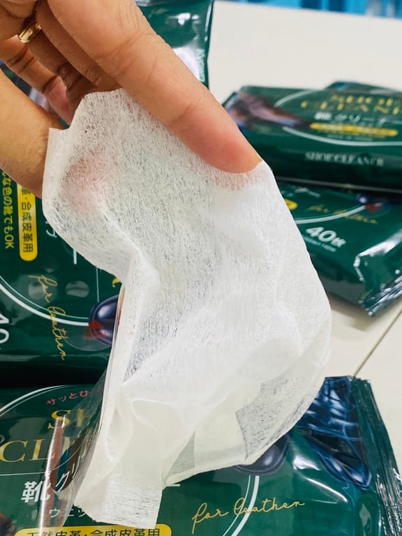 Set 40 giấy ướt làm sạch giày da, túi da Nhật Bản