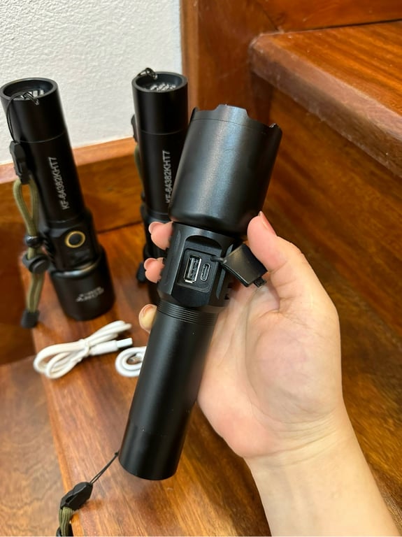 ĐÈN PIN CẦM TAY SONY JAPAN