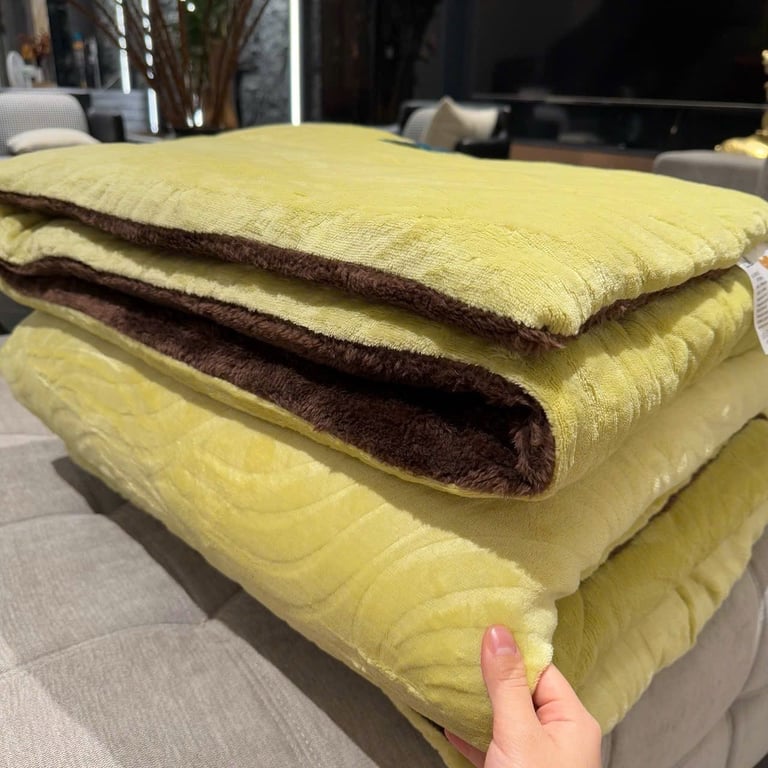 𝗪𝗮𝗿𝗺 𝗪𝗶𝗻𝘁𝗲𝗿 𝗕𝗹𝗮𝗻𝗸𝗲𝘁𝘀 – Chăn lông thỏ nhung tuyết ép vân siêu sang