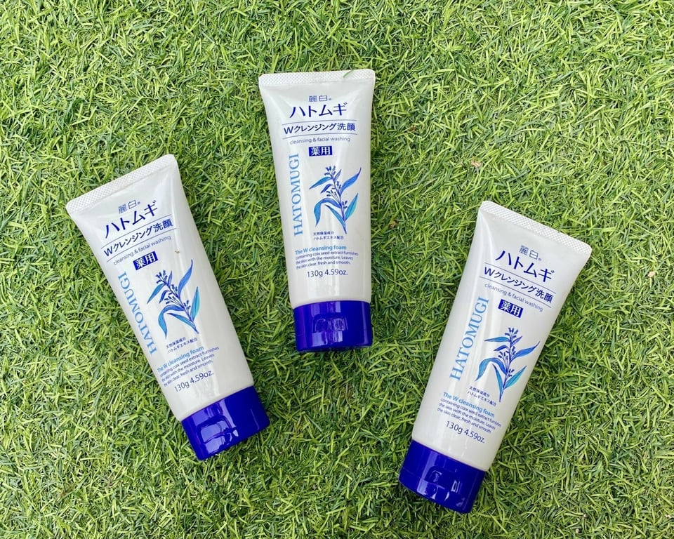 Sữa rửa mặt trắng da Hatomugi Nhật Bản 130gr