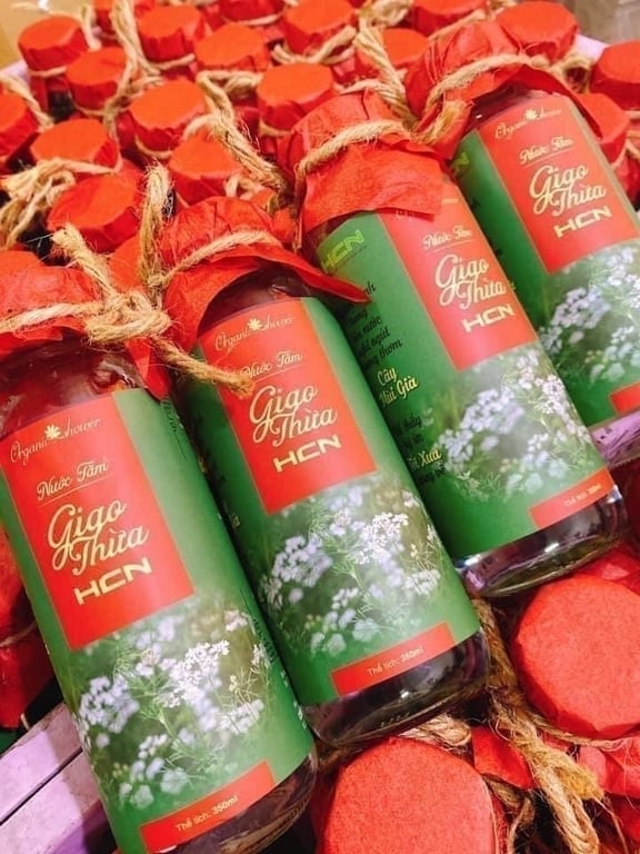 NƯỚC THƠM MÙI GIÀ lau bàn thờ