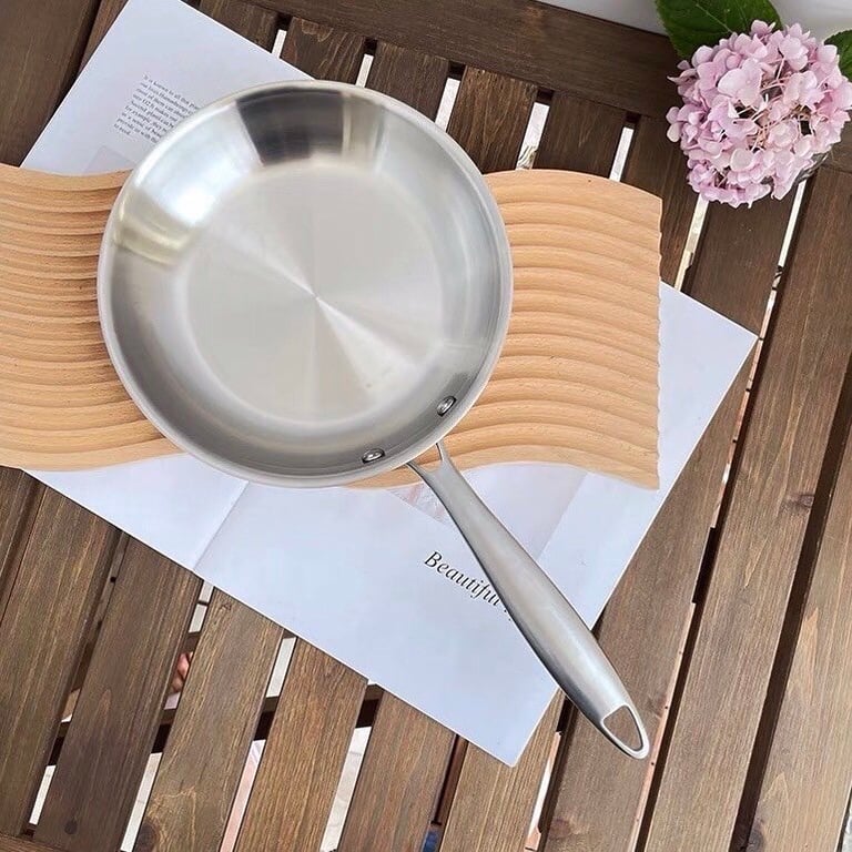 Chảo Lunkai cạn lòng size 20cm LK13. Độ dày 2.9mm