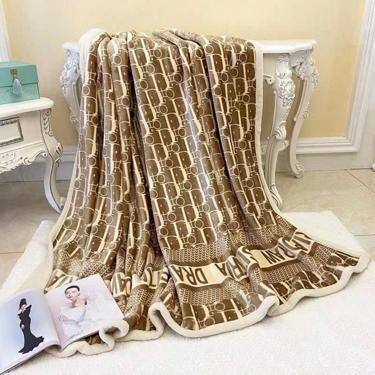 Chăn lông cừu thương hiệu, size 200x230cm, trọng lượng 2.5kg (1)