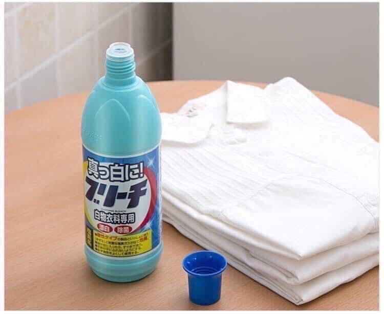 Nước tẩy trắng quần áo Rocket 600ml Nhật