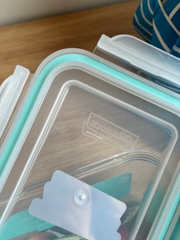 Bộ 2 Hộp cơm Hàn quốc Glasslock kèm túi giữ nhiệt (715ml Và 670ml chia ngăn) GL6771