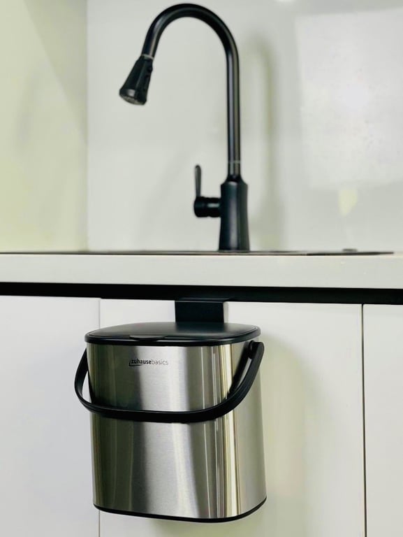 THÙNG RÁC NHÀ BẾP 5L ZUHAUSE CÓ MÓC CÀI ZB73