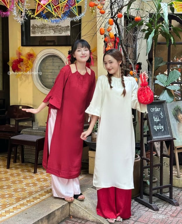 AD HVN cổ yếm Ý Lan đỏ (có bigsize)