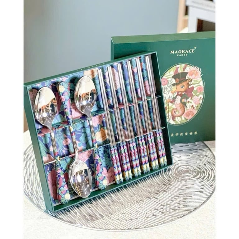 HỘP 6 ĐÔI ĐŨA + 6 THÌA PHỞ MAGRACE