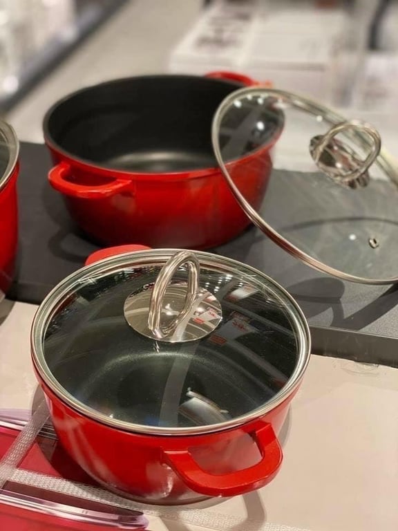 Bộ 4 nồi đúc nguyên khối tráng men gốm  hàng nhập Đức.