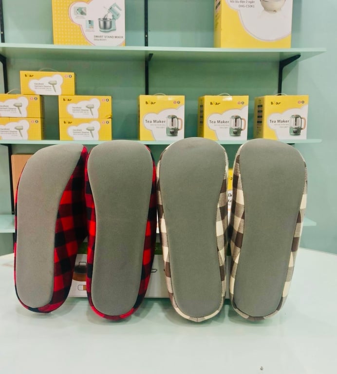 Dép đi trong nhà hàng xuất Uniqlo