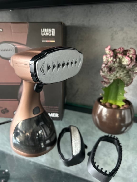 BÀN LÀ HƠI NƯỚC CẦM TAY LEBENLANG ĐỨC LBD528S MÀU HỒNG