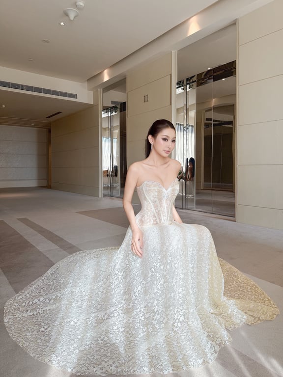Đầm maxi cúp ren hoa nhí brand OBIBI