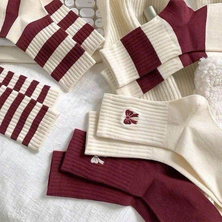 Set 10 đôi Tất đỏ cổ cao siêu xinh