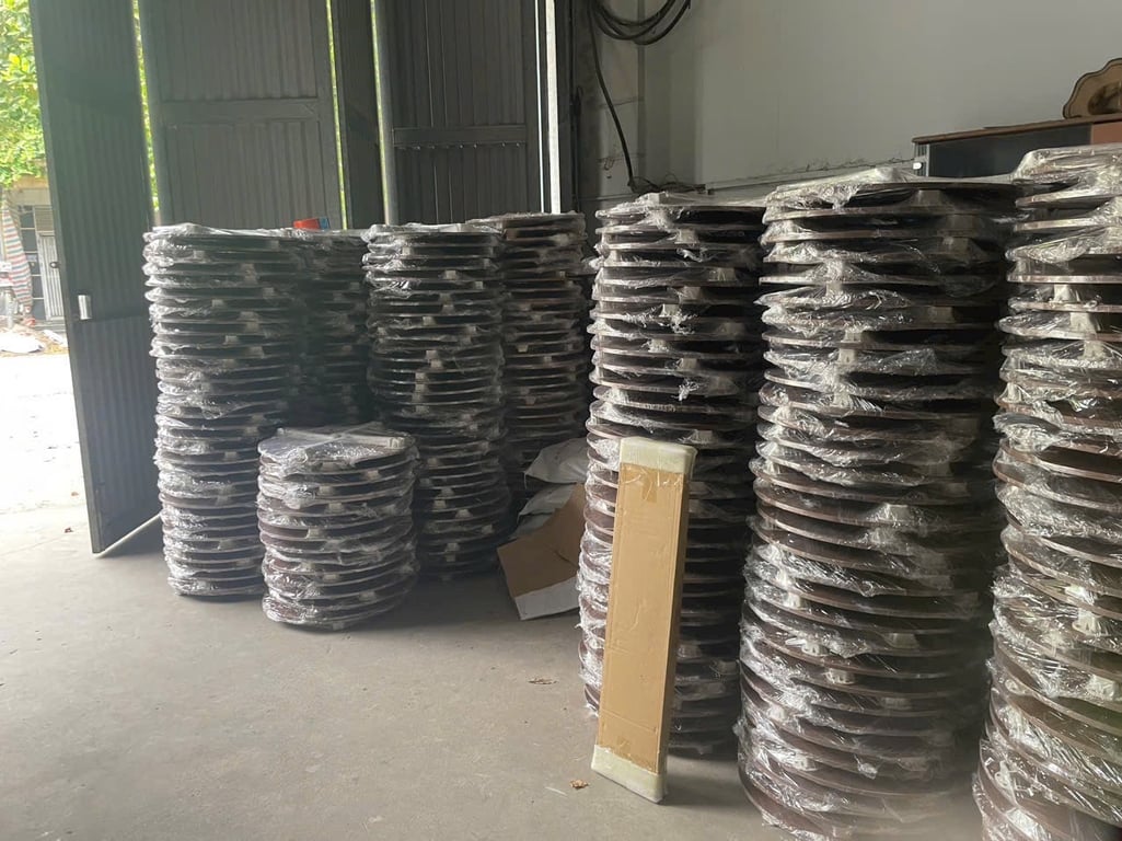 Bàn vân gỗ tròn