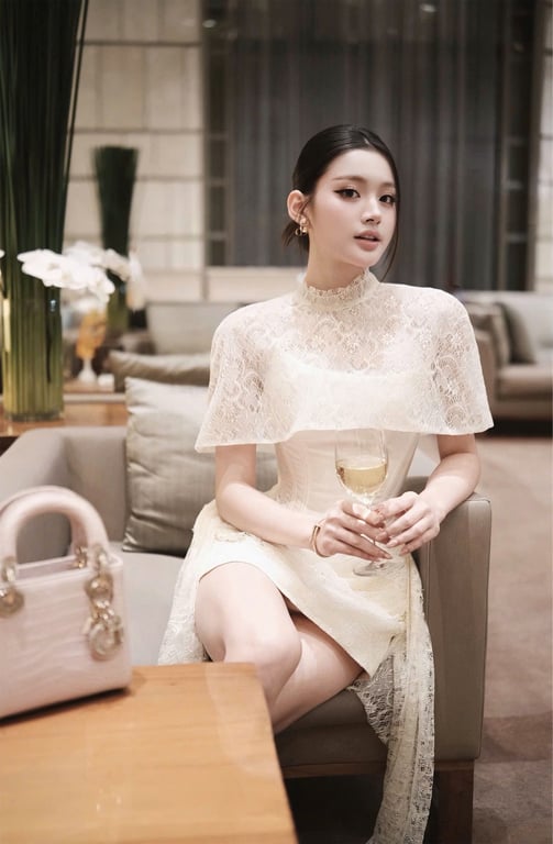 Váy cúp corset trắng phối ren kèm choàng