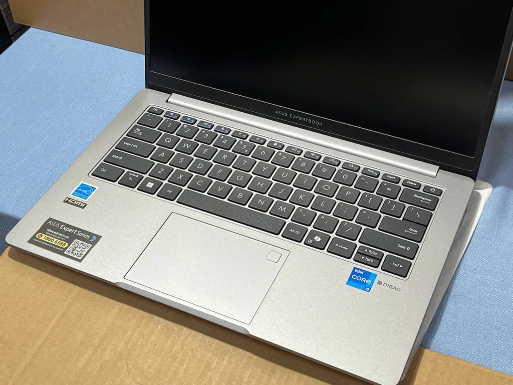 Laptop ASUS ExpertBook P1403CVA-i516-50W (Intel Core i5-13420H | Intel UHD | 14 inch FHD | 16GB | 512GB | Xám | Win 11)