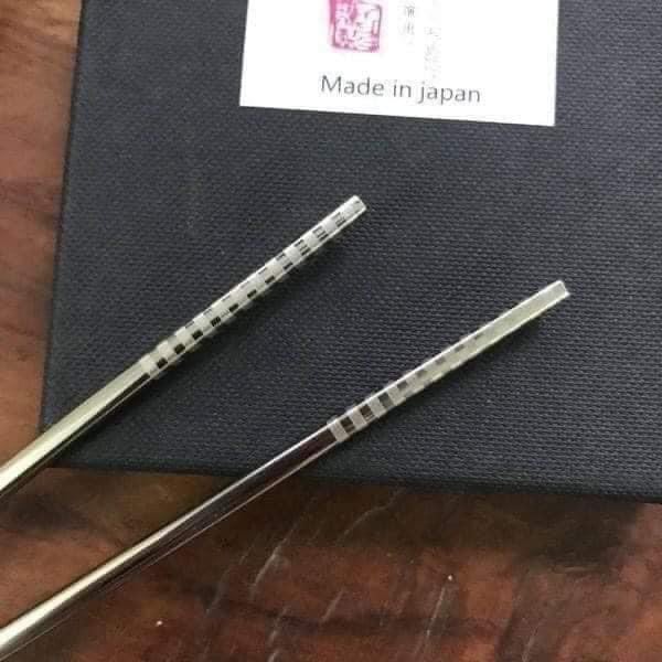 Set 5 đôi đũa inox 304 đặc ruột Japan mẫu hoa văn màu bạc ST1190