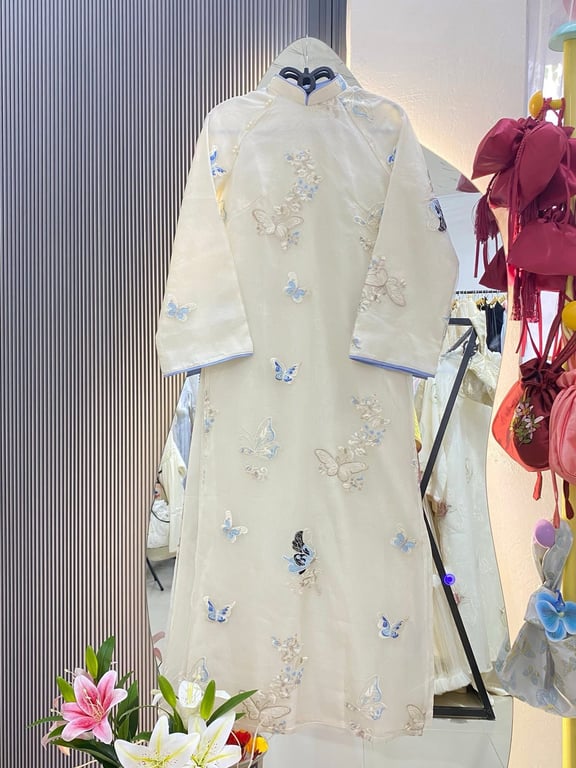 Áo dài thêu viền xanh - freesize S M
