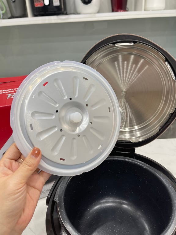 NỒI ÁP SUẤT ĐIỆN KALPEN P1 DUNG TÍCH 2,5L