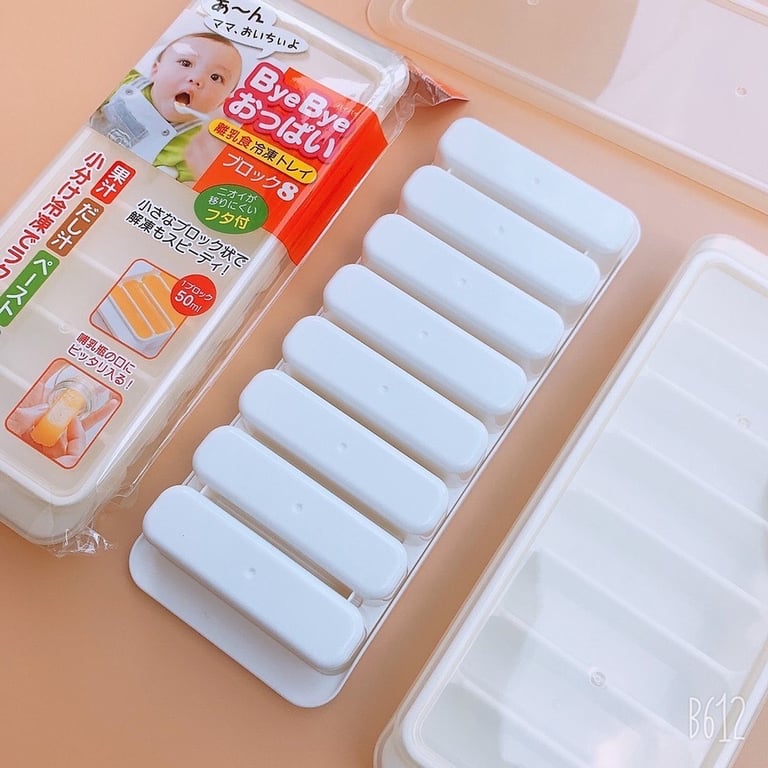 KHAY ĐÁ KIÊM KHAY TRỮ ĐÔNG CHO BÉ