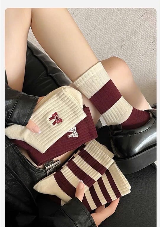 Set 10 đôi Tất đỏ cổ cao siêu xinh