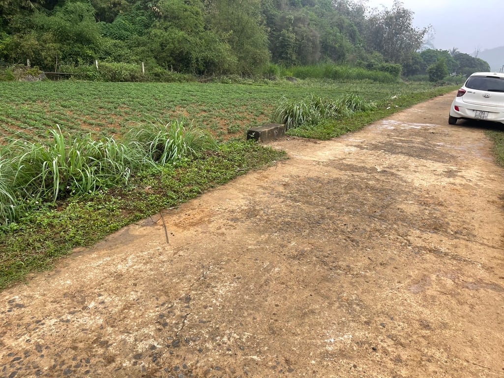 Lạc Lương - Yên Thủy - Hòa Bình (686m2 gần full thổ cư)