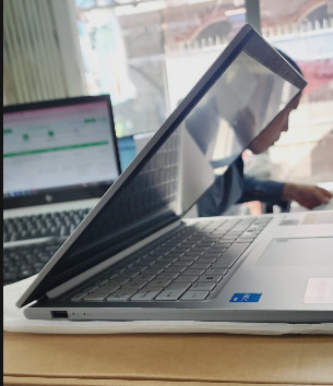 Laptop Asus Vivobook 15 X1504VA-NJ069W (Intel Core i3-1315U | 8GB | 512GB | Intel Iris Xe | 15.6 inch FHD | Win 11 | Bạc)