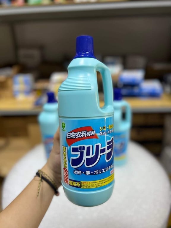 NƯỚC TẨY TRẮNG QUẦN ÁO NHẬT BẢN Chlorine 1500ml