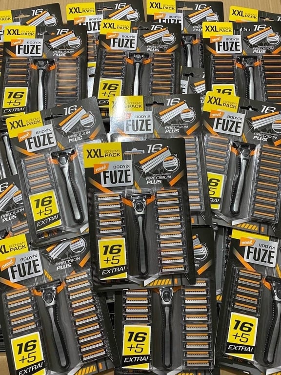 SET DAO CẠO RÂU FUZE XXL 3 LƯỠI CỦA ĐỨC (1 DAO CẠO KÈM 21 ĐẦU)