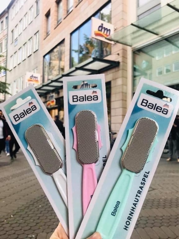 dụng cụ chà gót chân Balea