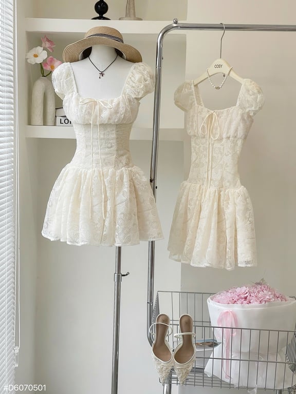 Váy kem nhún ngực đuôi xoè - sz S